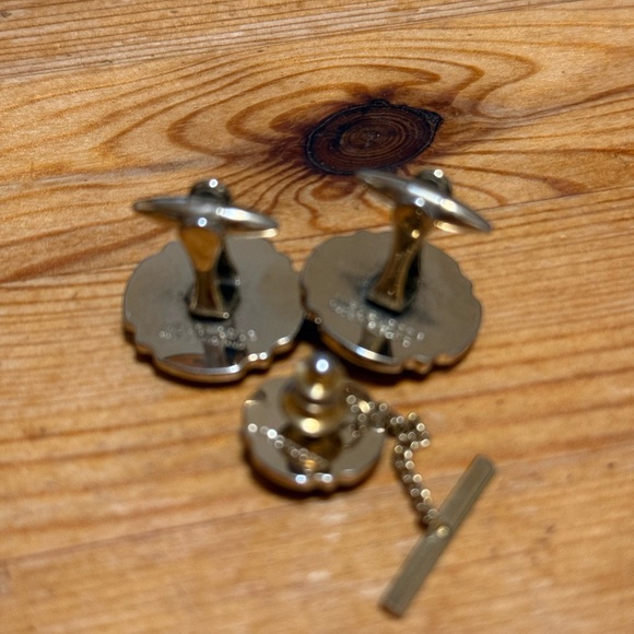 Wedgwood cufflinks and tie pin set - Picture 4 of 6